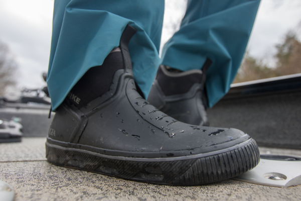 Comfortable, Breathable Deck Boots: Strike Bigeye Boot Review Comfortable, Breathable Deck Boots: Strike Bigeye Boot Review