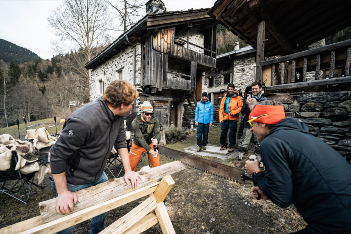 The author setting a lodge record on the timber speed cutting challenge. A win for Idaho: (photo/ ©Yann Allègre - Eleven)
