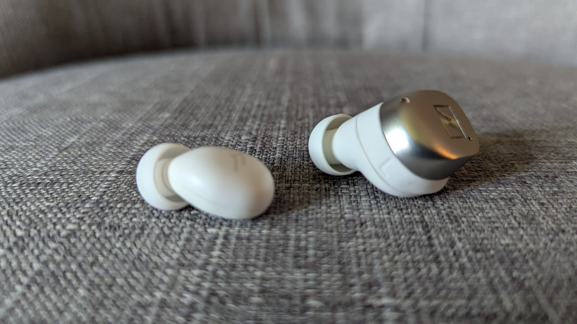 Gear Junkie - Best Wireless Earbuds - Sizing up 1More’s Sleeping Earbuds Z30 vs Sennhesier’s Momentum 4