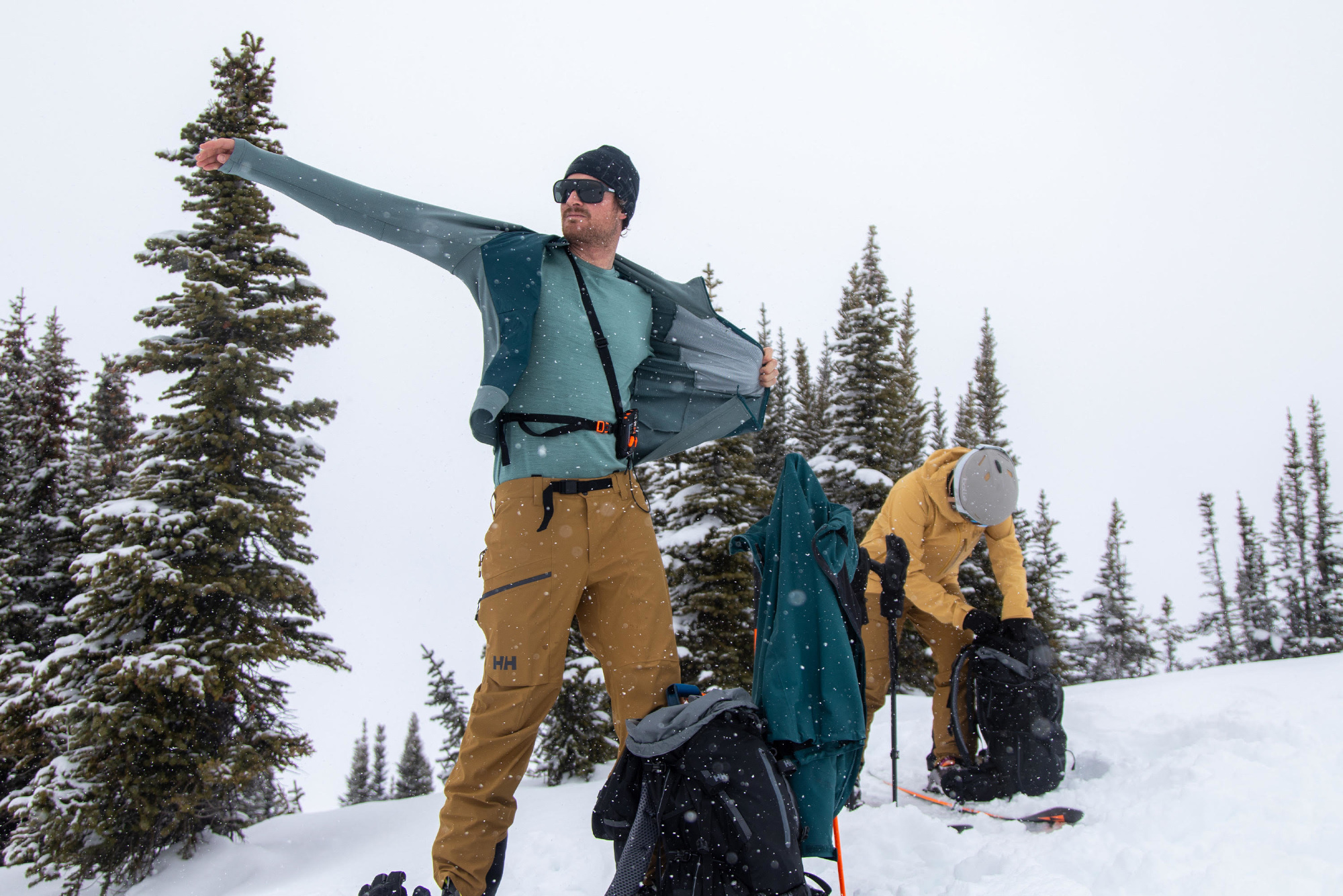 Helly Hansen sale skiers changing layers