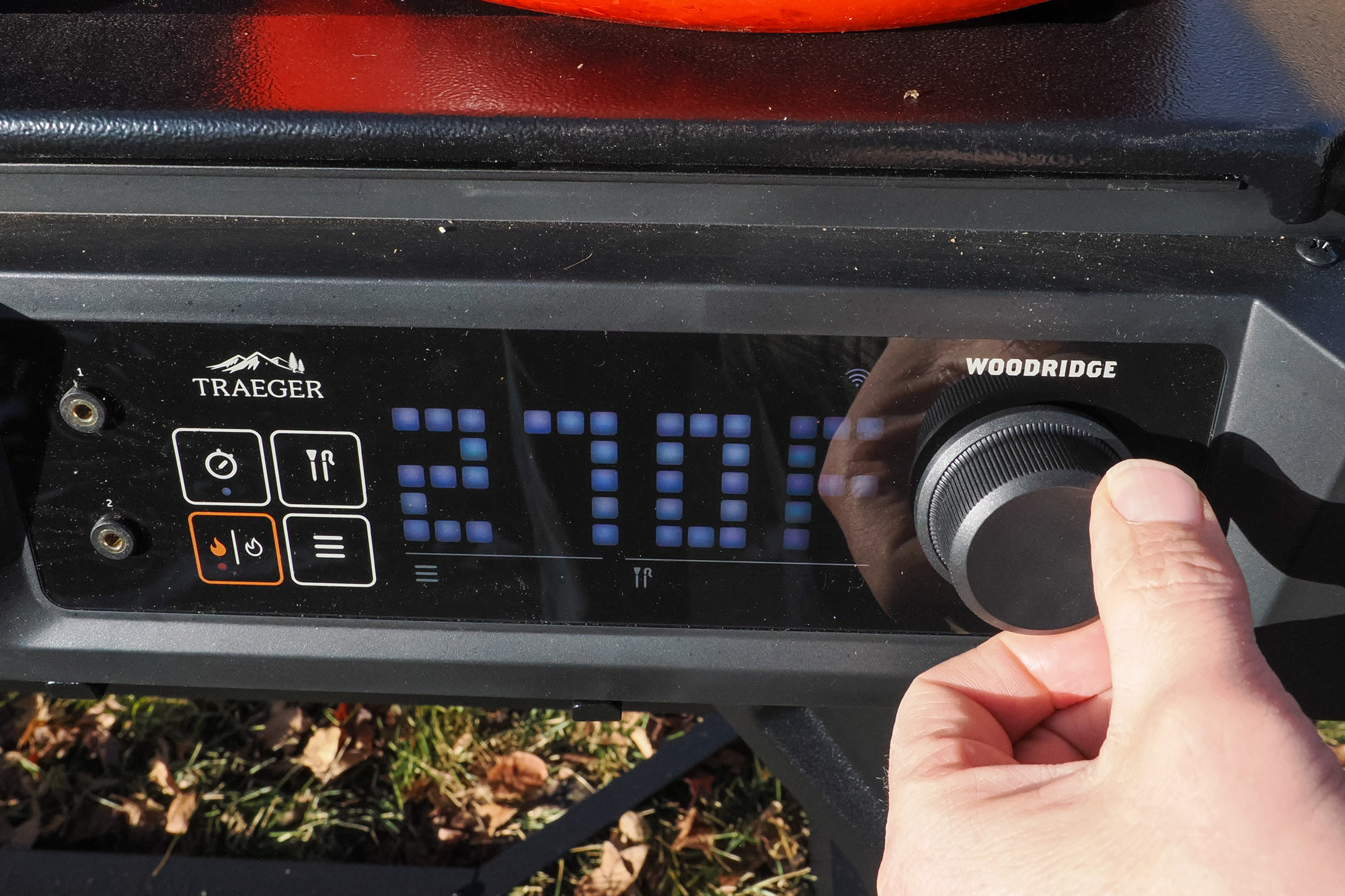 Traeger Woodridge temperature control