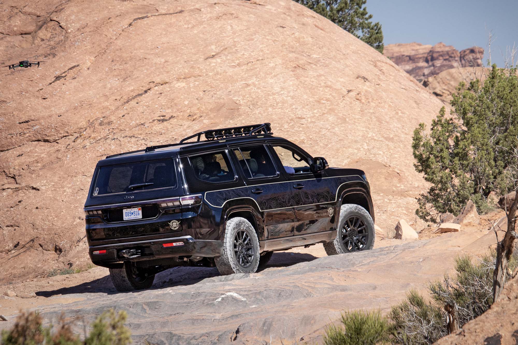 Jeep Grand Wagoneer Commander Concept