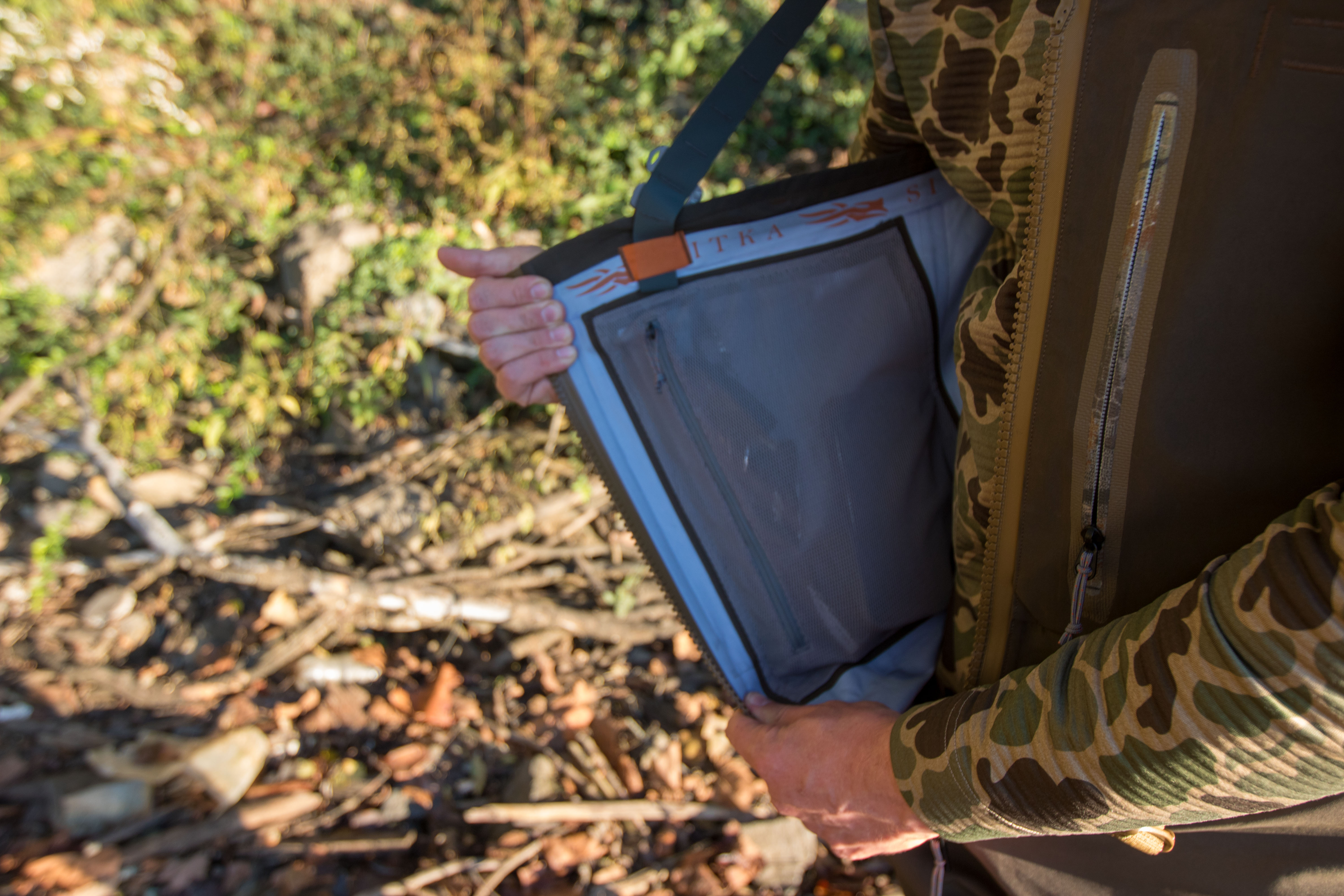 The internal pocket of the SITKA VentLite Zip GTX Waders