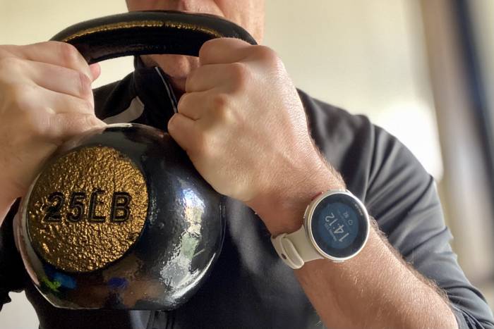 Polar Vantage V2 kettlebell