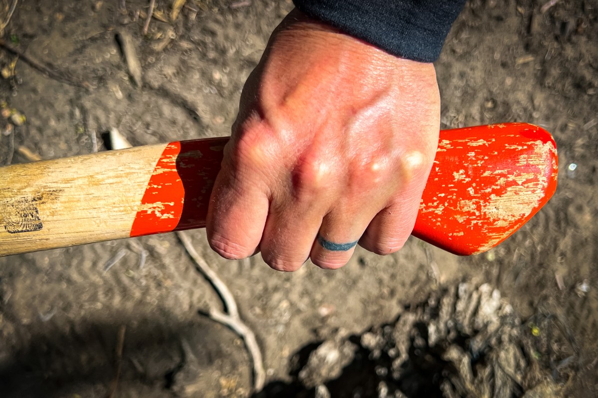 Handle of the STIHL Pro Universal Forestry Axe