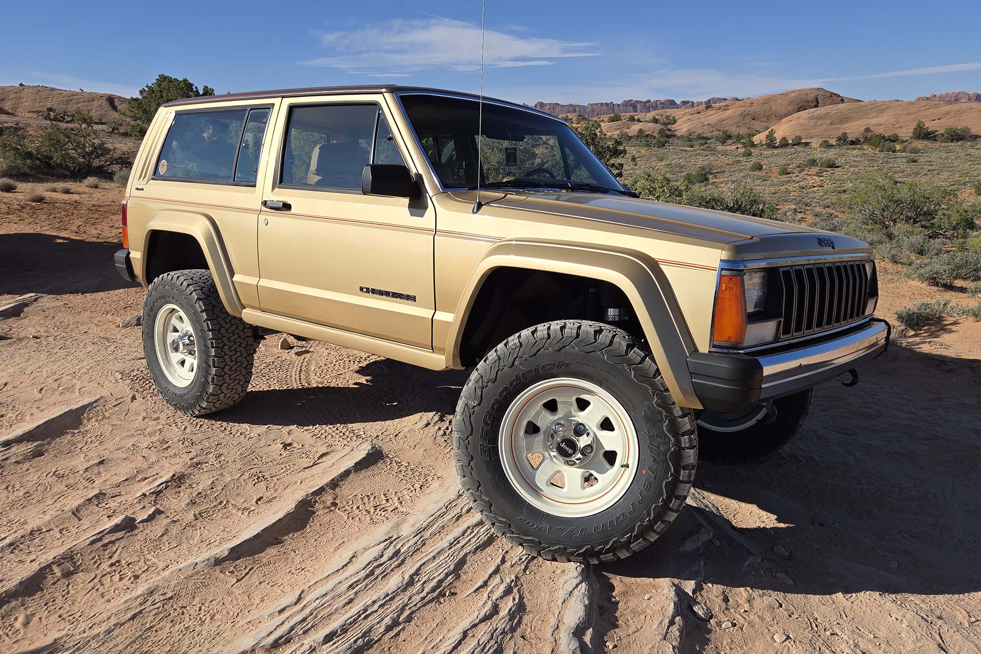 Jeep Cherokee XJ Pioneer Concept