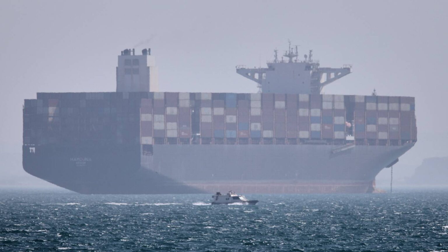 Iran Creates New Agency to Control Shipping in Strait of Hormuz While Reviewing Peace Deal With US