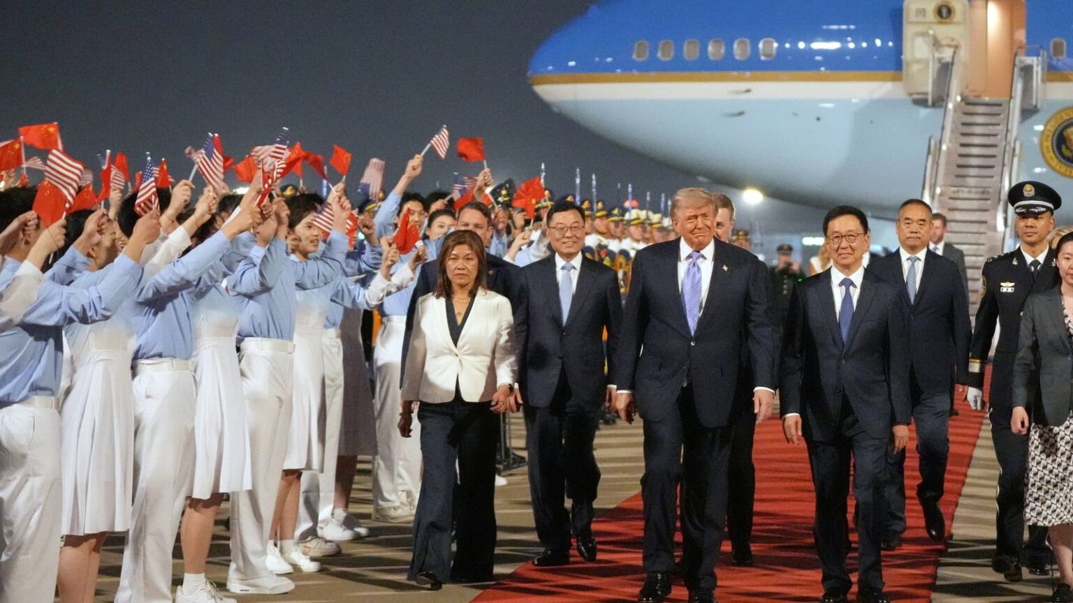 Trump Arrives in Beijing for Talks With China’s XI on Iran War, Trade and US Arms Sales to Taiwan