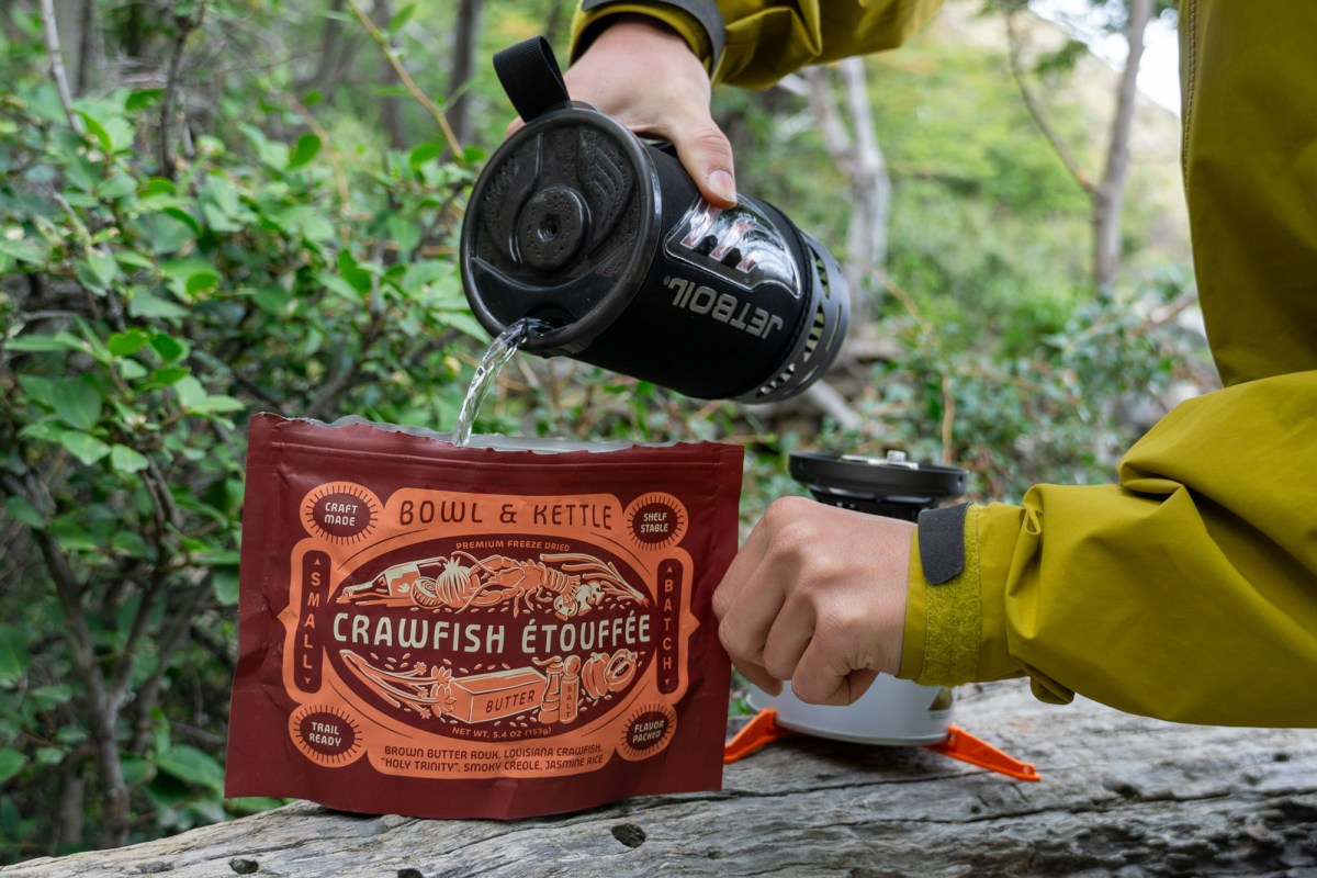 gearjunkie senior editor nick belcaster uses the jetboil flash stove system in patagonia