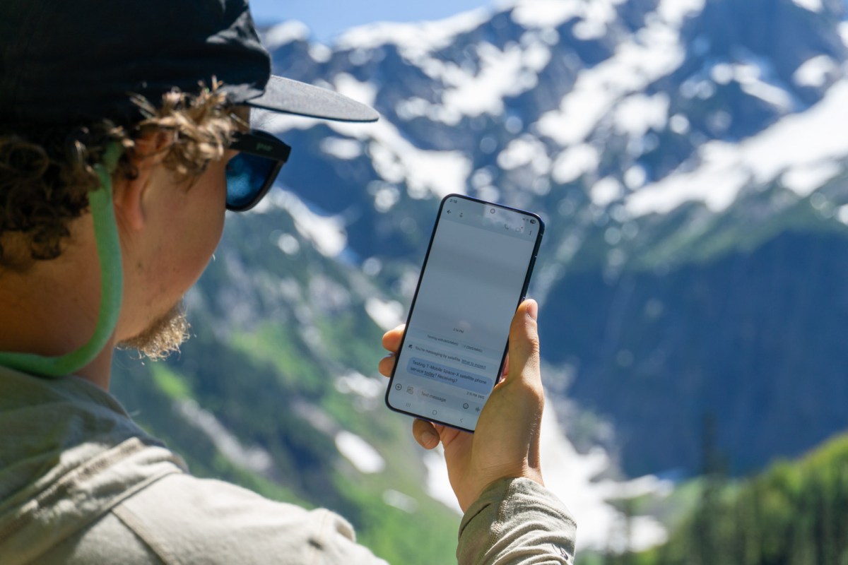 the author using the t-mobile starlink service in the backcountry of washington state