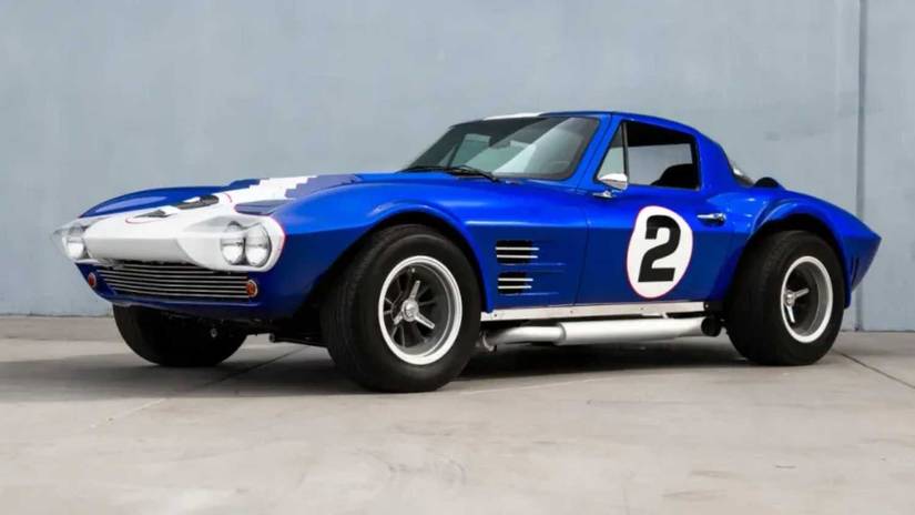 large-cgs-vehicle-5-8985db3212Superformance Corvette Grand Sport