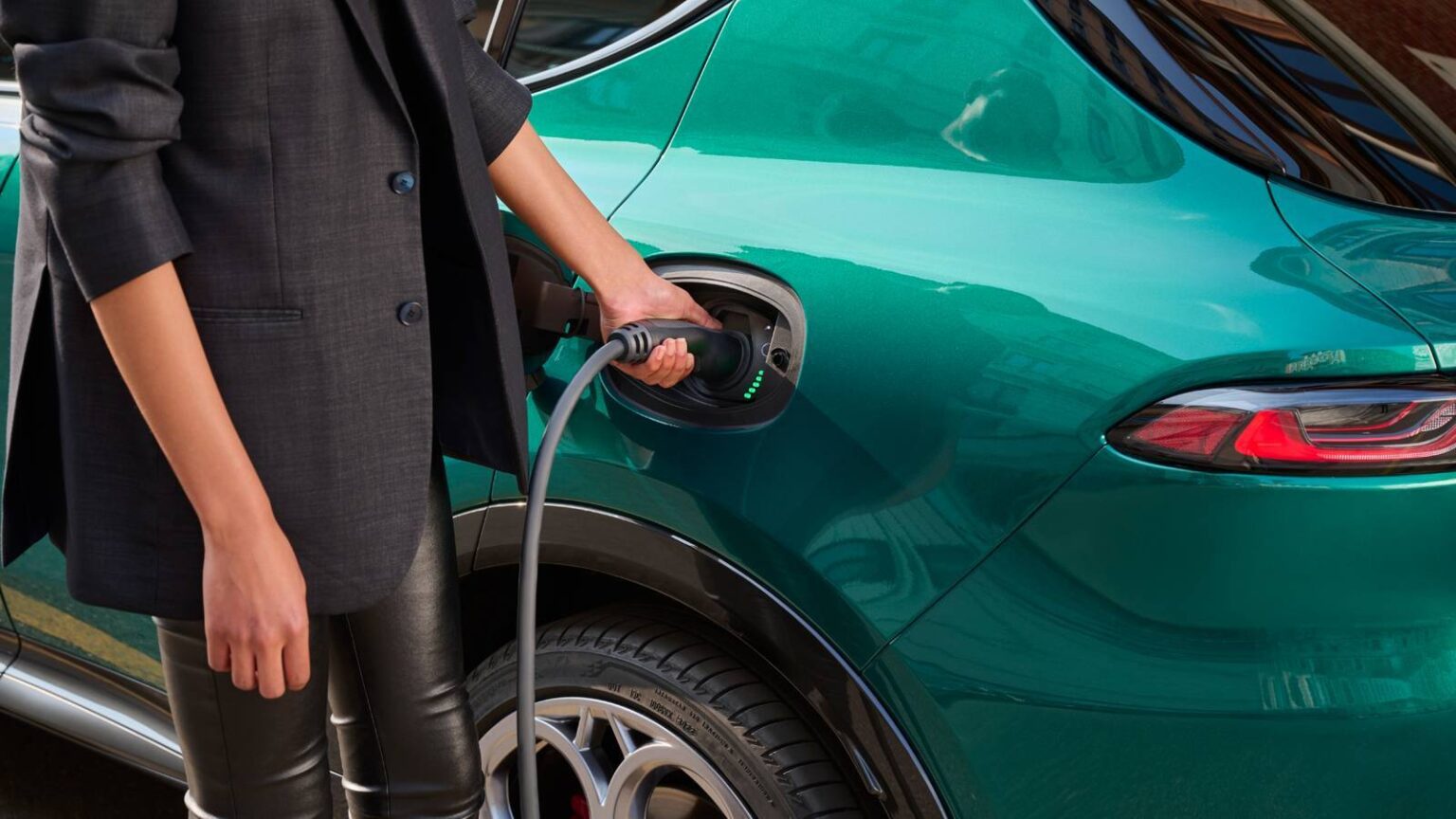 The Real Reason Mainstream Buyers Reject Plug-In Hybrids