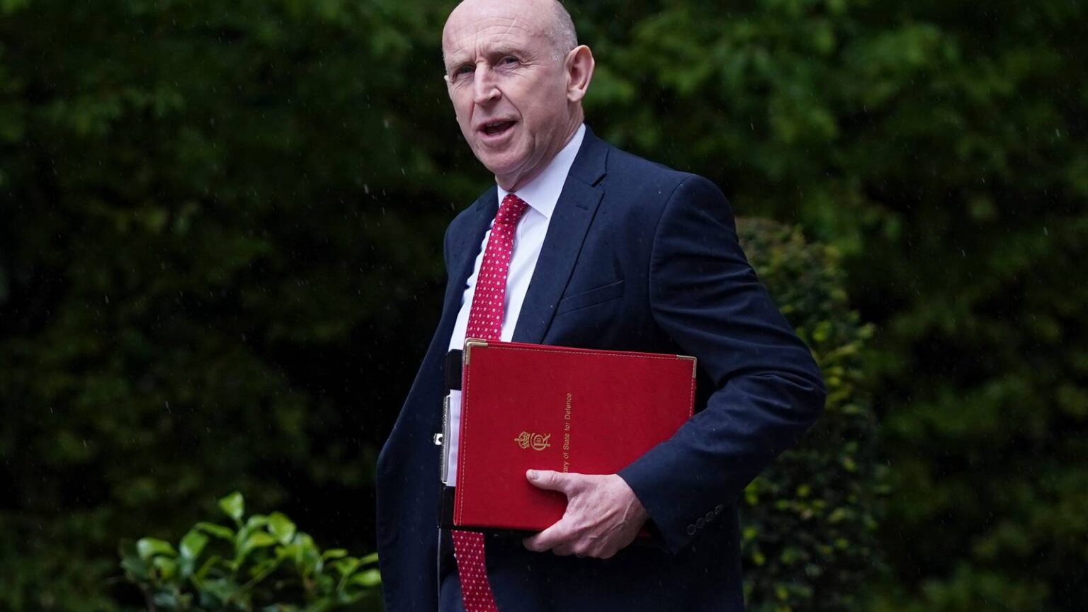 UK Defense Secretary Quits, Says Government Isn’t Willing to Spend Enough on Military UK Defense Secretary Quits, Says Government Isn’t Willing to Spend Enough on Military