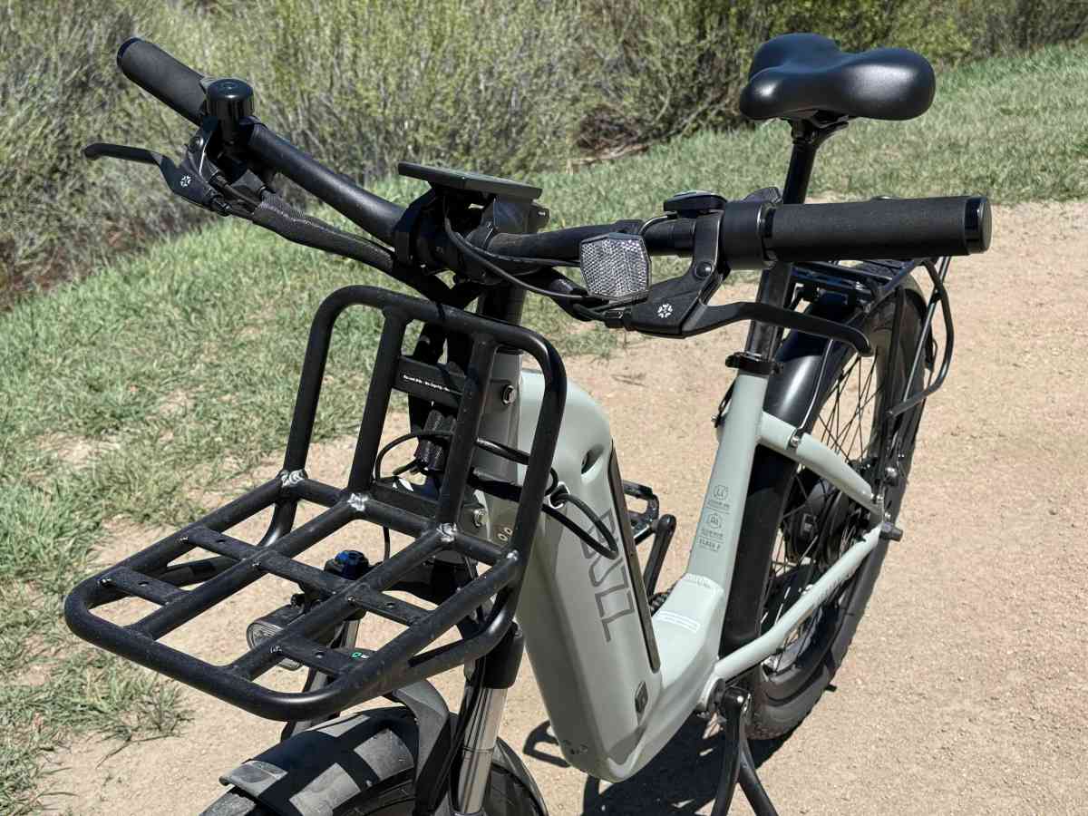 Buzz Cerana front cargo rack portrait 