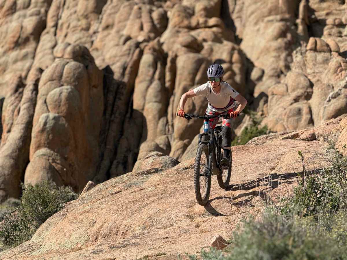 Navigating rock rides with the Ramblas' RockShox Psylo Silver R 130mm front suspension fork, featuring robust 35mm stanchions but a fixed coil-spring internal layout that lacks quick-adjust compression dials or a climbing lockout lever; (photo/Dane Tudor)