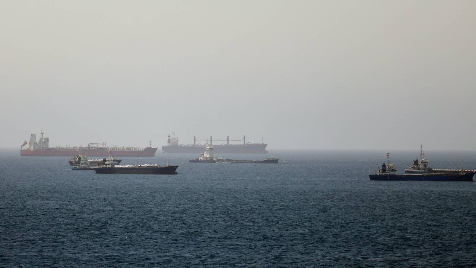 US Strikes Iranian Missile, Drone Sites in Retaliatory Strait of Hormuz Attack