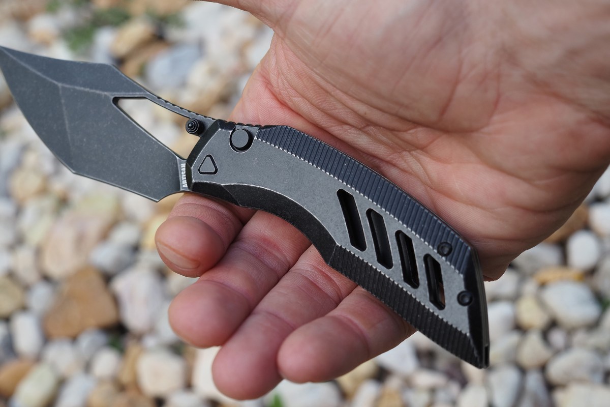 artisan cutlery darkwing knife in hand