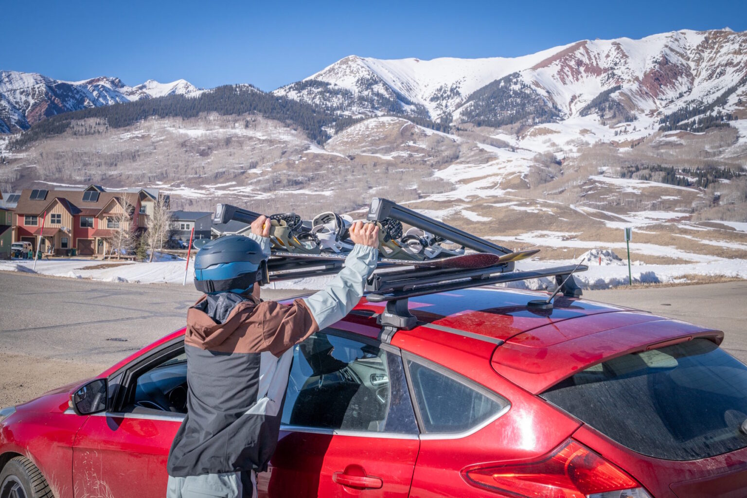 Thule SnowPack M Ski and Snowboard Rack Review Thule SnowPack M Ski and Snowboard Rack Review