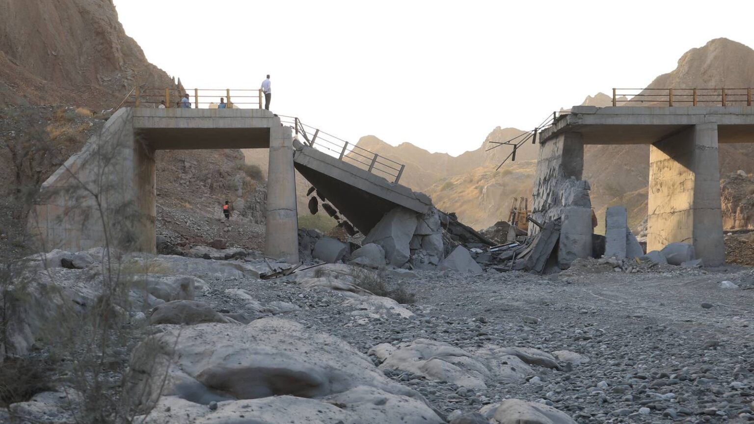 US Bombing of Iran Expands as American Troops Killed and Tehran Retaliates Against the Gulf States US Bombing of Iran Expands as American Troops Killed and Tehran Retaliates Against the Gulf States