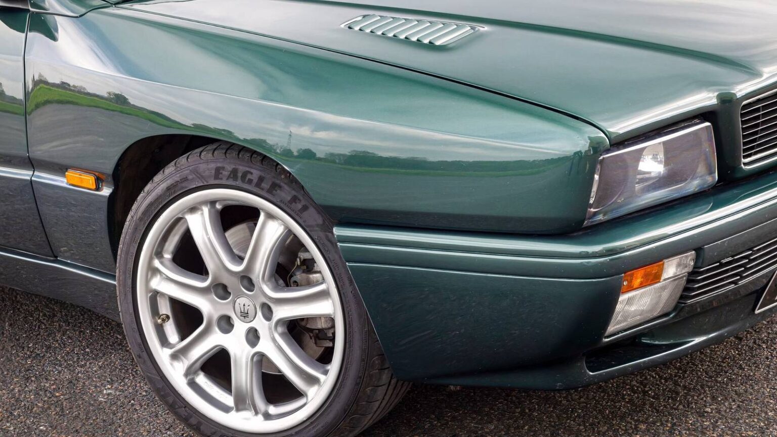 This Tiny Biturbo V6 Built In The 90s Managed To Beat The Mighty Ferrari F40 This Tiny Biturbo V6 Built In The 90s Managed To Beat The Mighty Ferrari F40