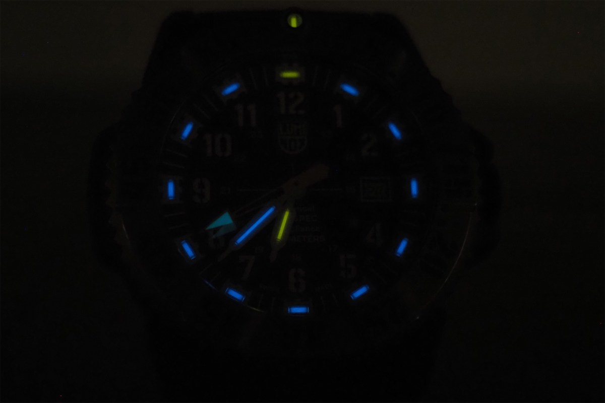 luminox mil-spec lume