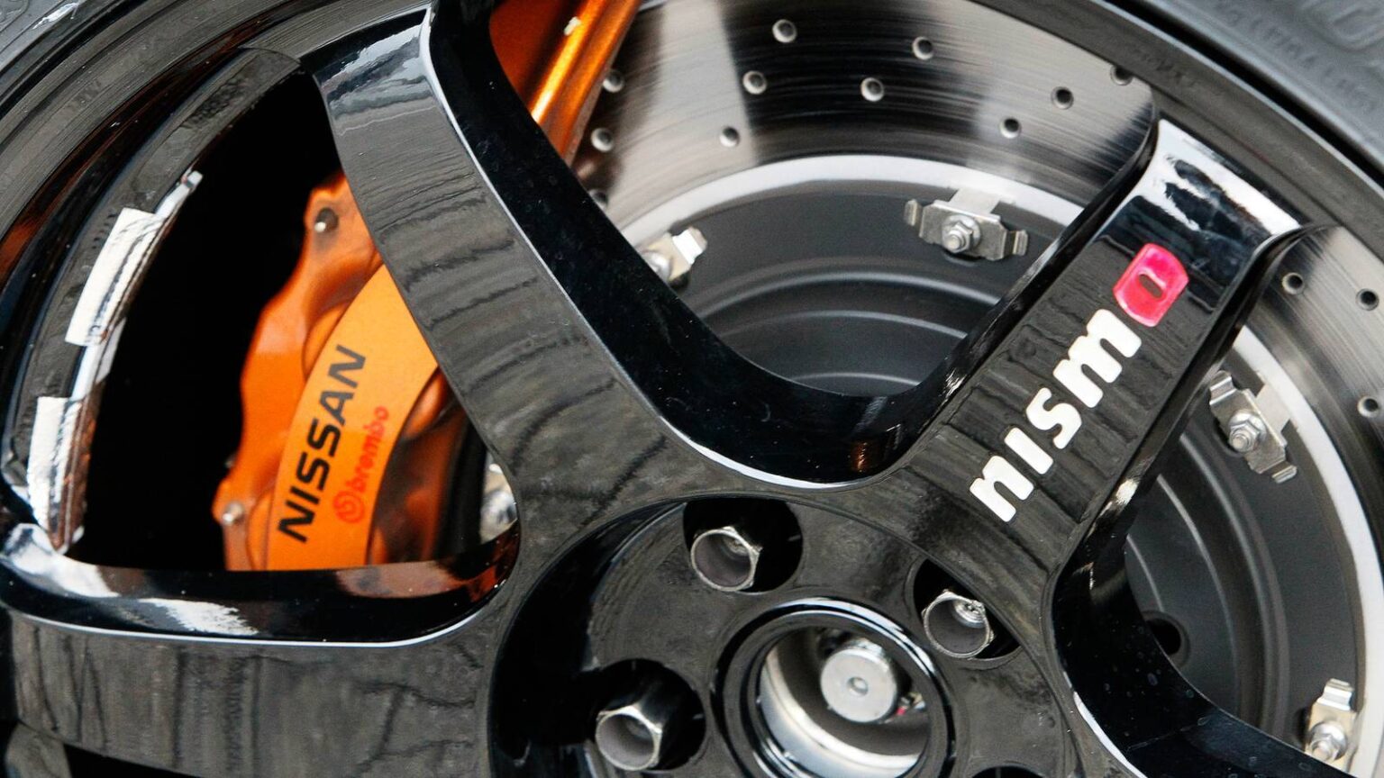 The Secret Code Hidden In Nissan’s Brake Caliper Colors