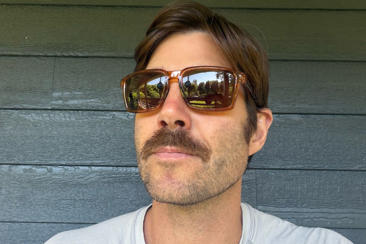 man wearing tifosi sylo sunglasses