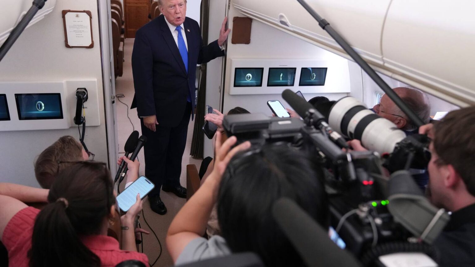 Trump Once Again Threatens Massive Escalation Against Tehran Only to Walk Back