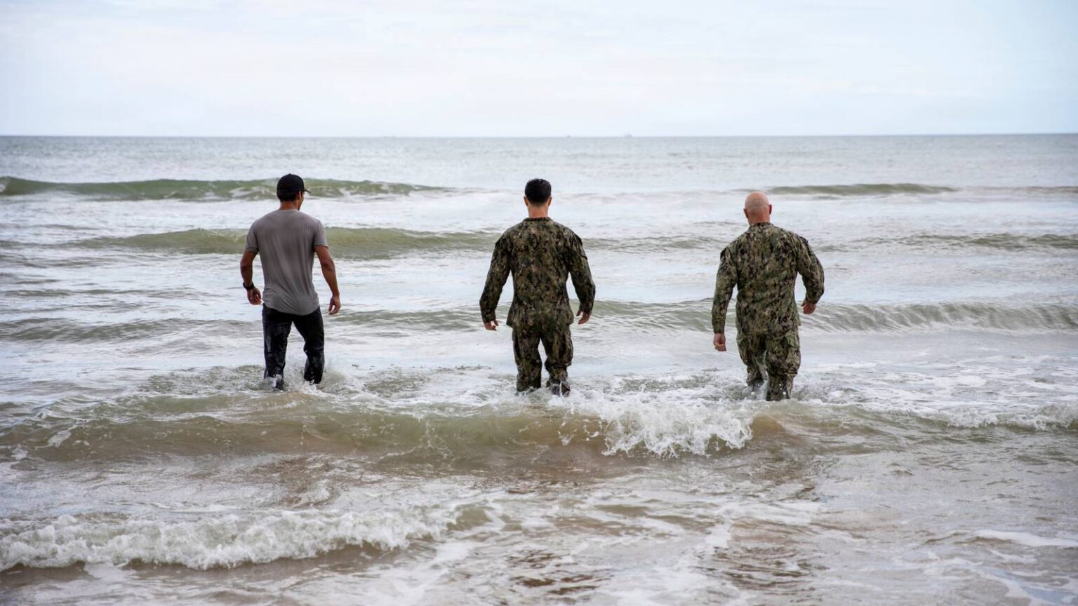 0,000 Bonuses Offered to Navy Seals to Keep Senior Officers in Service 0,000 Bonuses Offered to Navy Seals to Keep Senior Officers in Service