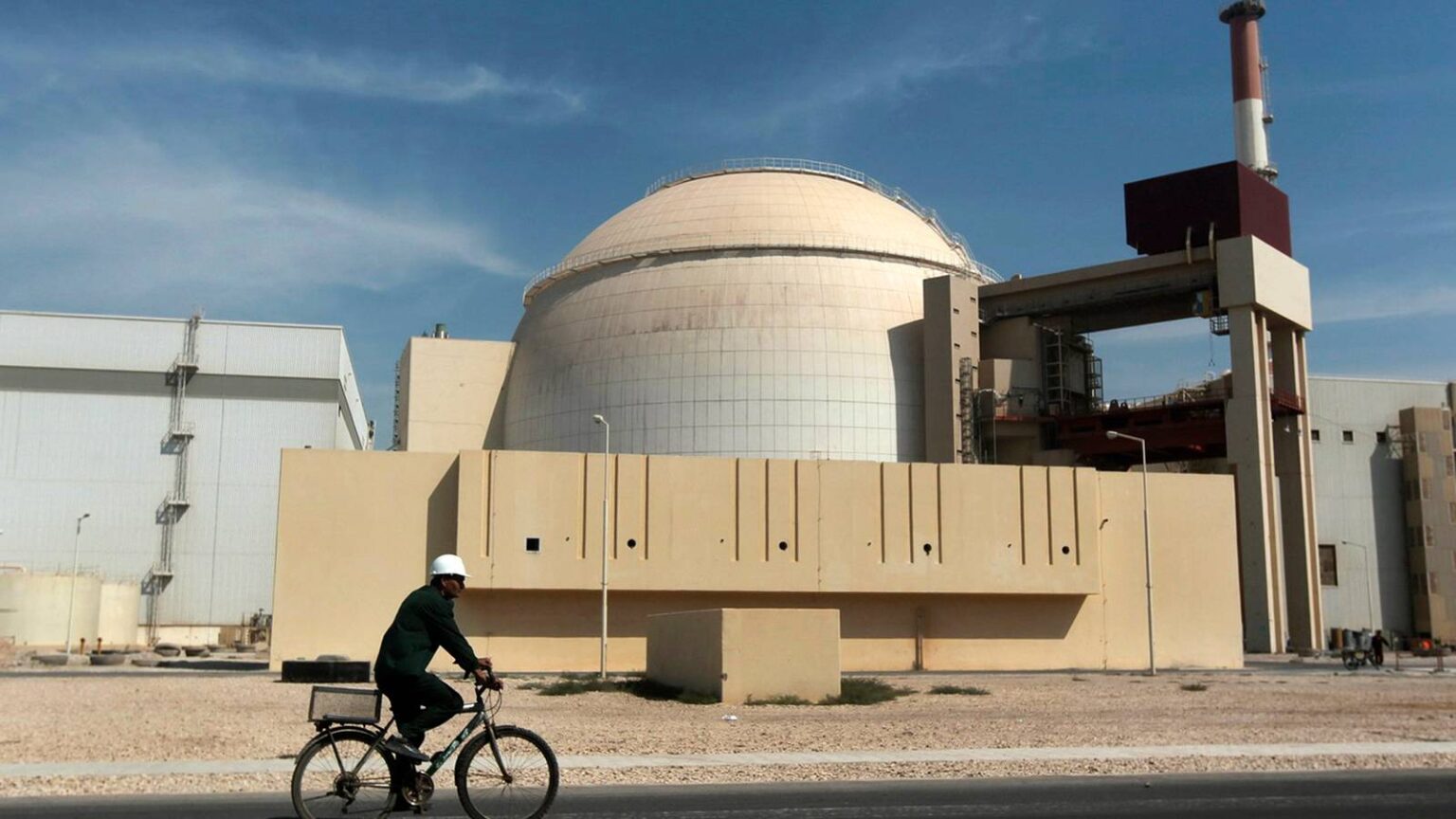Billion Nuclear Power Plant Deal Between Iran, Russia Bolsters Electrical Grid Billion Nuclear Power Plant Deal Between Iran, Russia Bolsters Electrical Grid