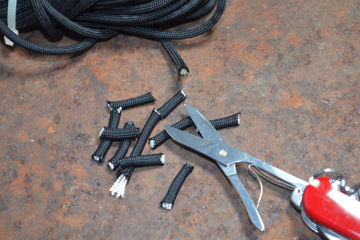 Close up of the Huntsman’s scissors cutting paracord