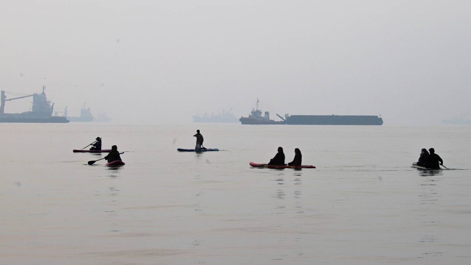Iran Says 3 Tankers Strike Mines and Catch Fire in Strait of Hormuz, and Other Mideast News