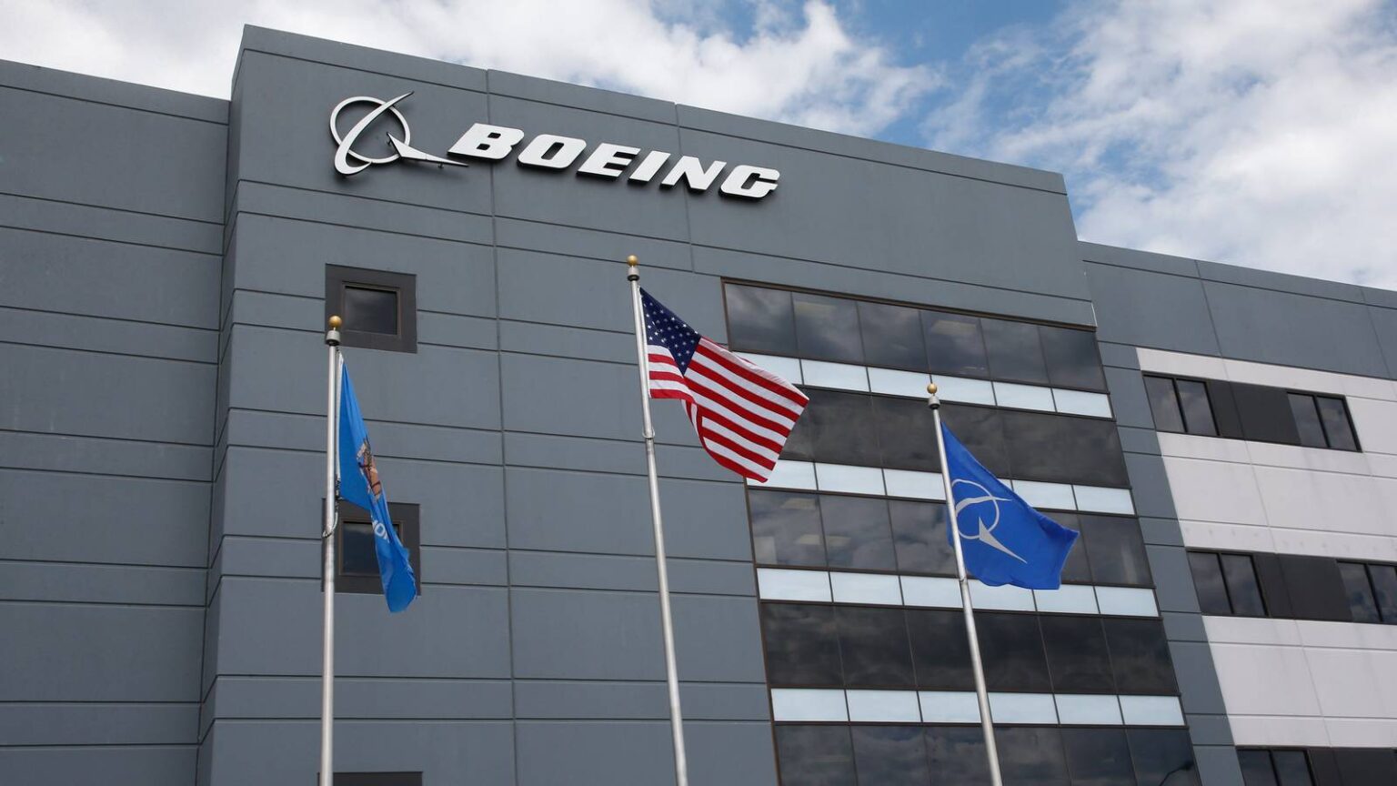 DOD, Navy Award Boeing Billion to Develop F/A-XX Strike Fighter Jet DOD, Navy Award Boeing Billion to Develop F/A-XX Strike Fighter Jet