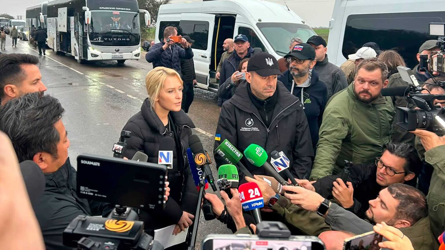 Brief Truce Agreed by Russia and Ukraine Allows Aid Operation and Evacuations in Oleshky