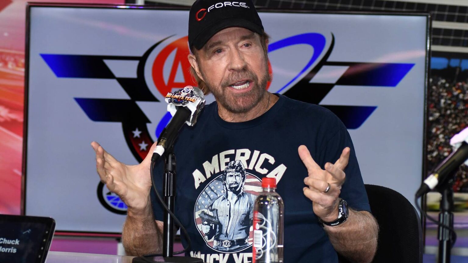 These 10 Celebrity Veterans Made Entertainment History