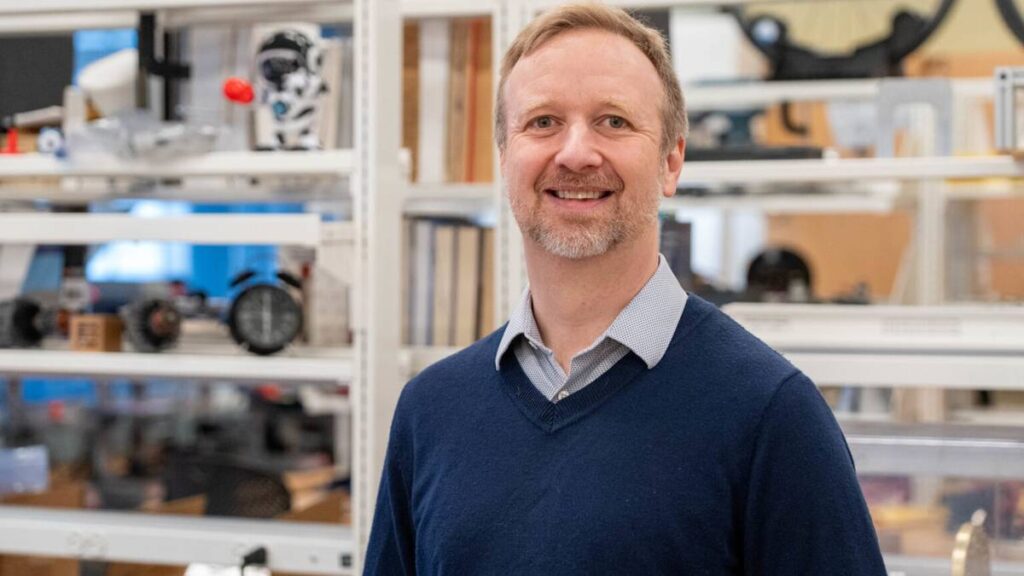 Army Awards 0K Grant to Professor to Develop High-Tech Military Materials Testing Army Awards 0K Grant to Professor to Develop High-Tech Military Materials Testing
